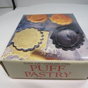 Mini Puff Pastry SEASHELL Shape Cutter w original box stainless steel METAL